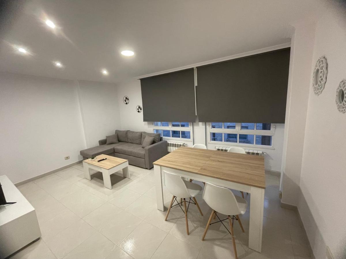 Apartamentos Demar Luis Casais 오그로브 외부 사진