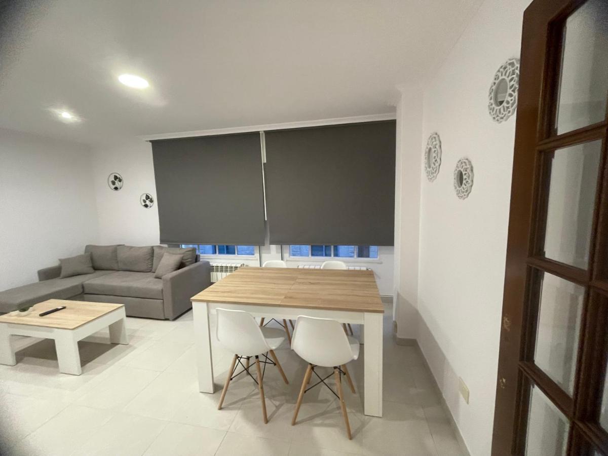 Apartamentos Demar Luis Casais 오그로브 외부 사진