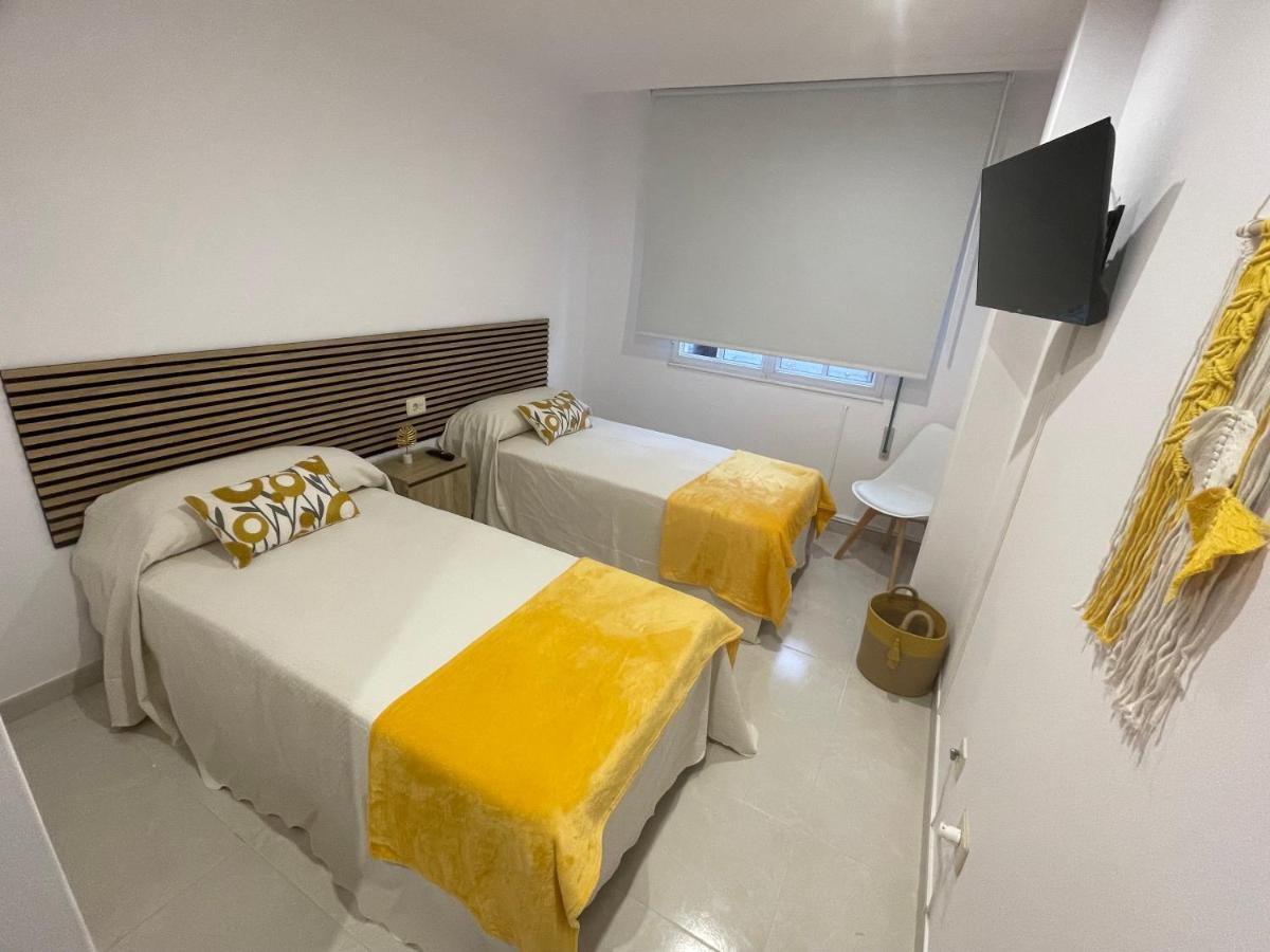 Apartamentos Demar Luis Casais 오그로브 외부 사진