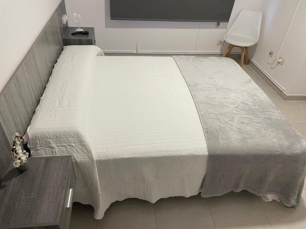 Apartamentos Demar Luis Casais 오그로브 외부 사진