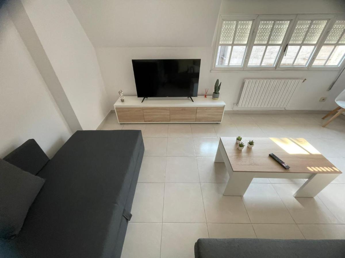 Apartamentos Demar Luis Casais 오그로브 외부 사진