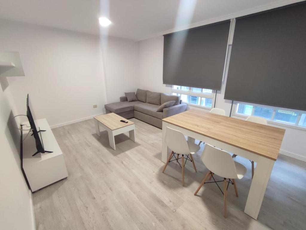 Apartamentos Demar Luis Casais 오그로브 객실 사진