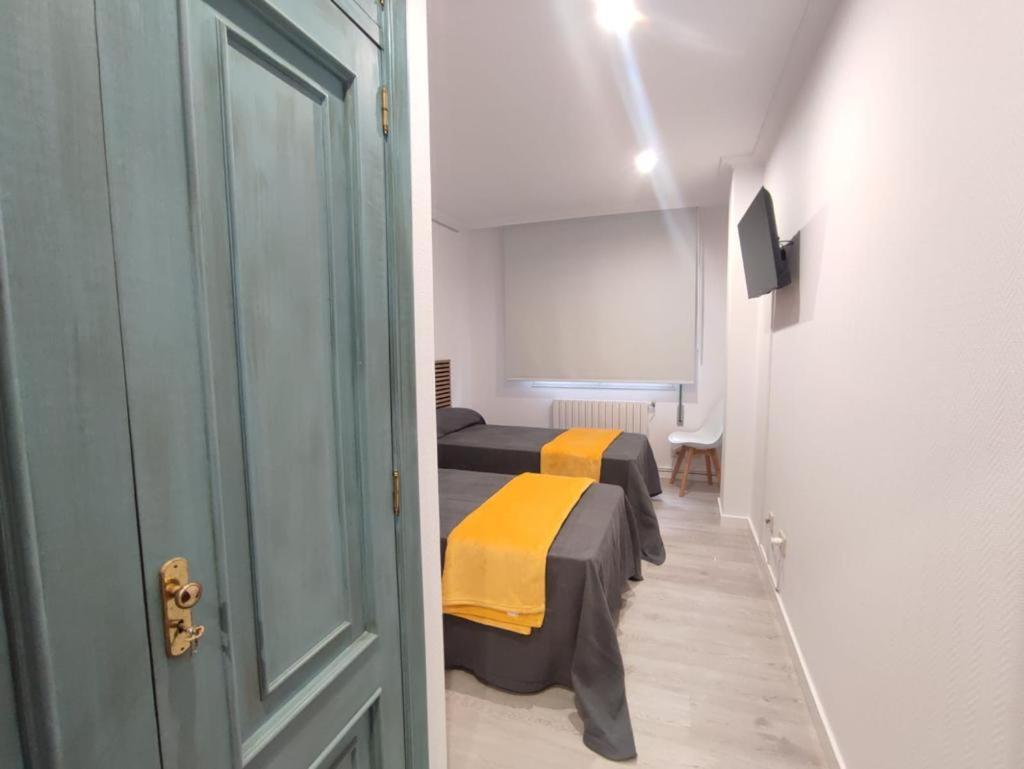 Apartamentos Demar Luis Casais 오그로브 객실 사진