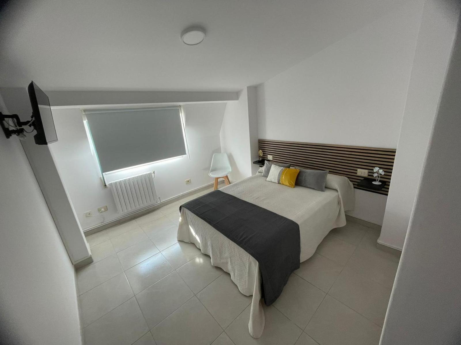Apartamentos Demar Luis Casais 오그로브 객실 사진