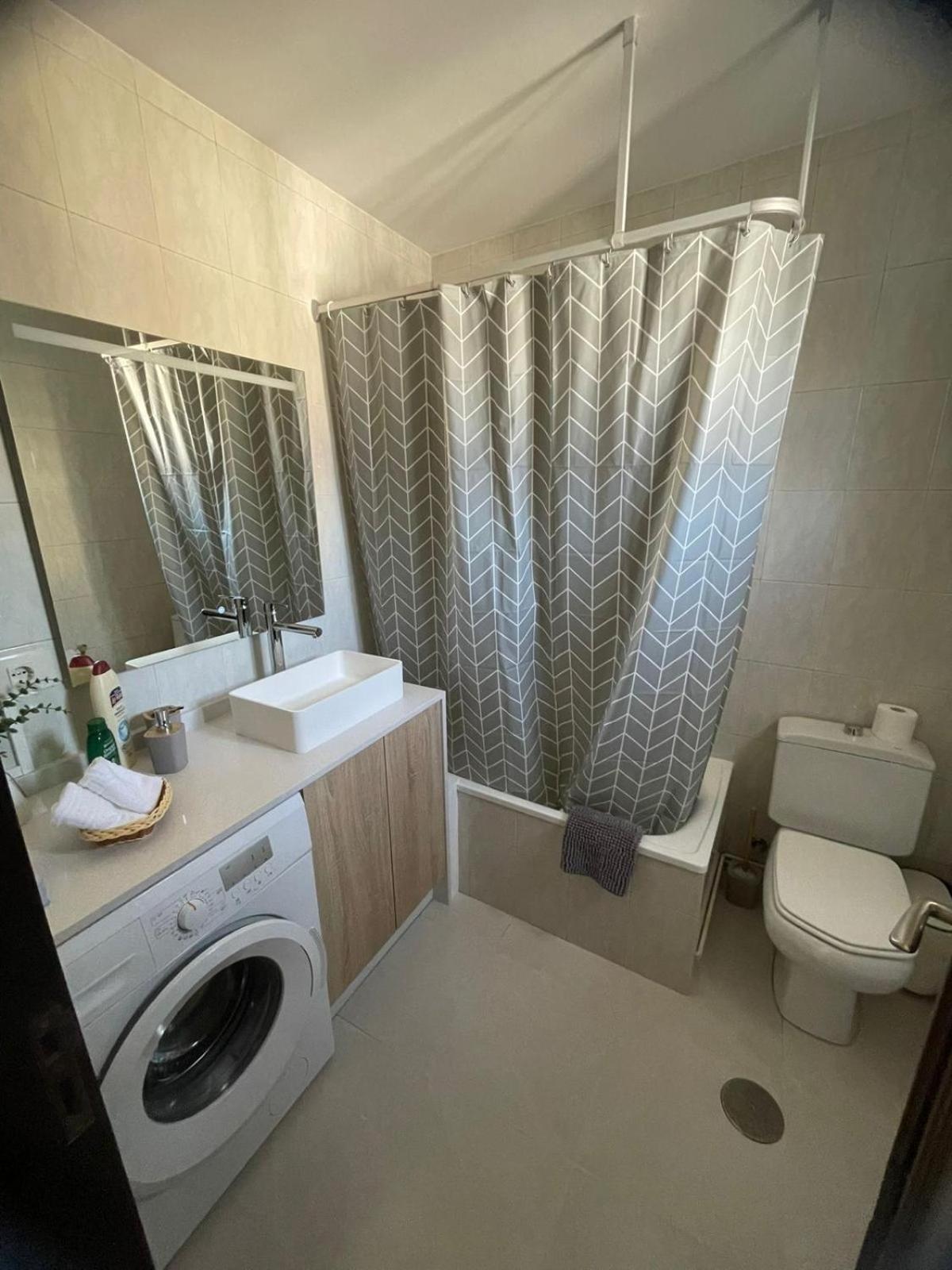 Apartamentos Demar Luis Casais 오그로브 객실 사진