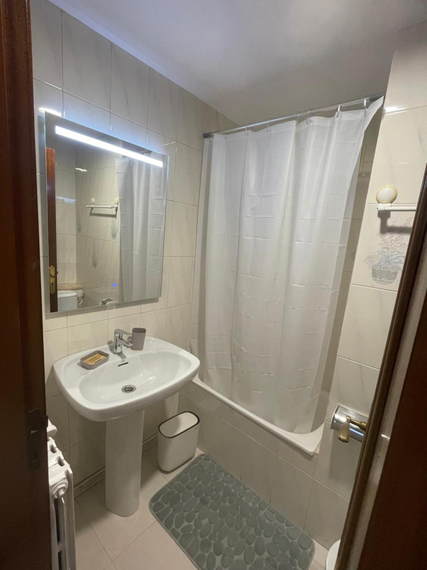 Apartamentos Demar Luis Casais 오그로브 객실 사진