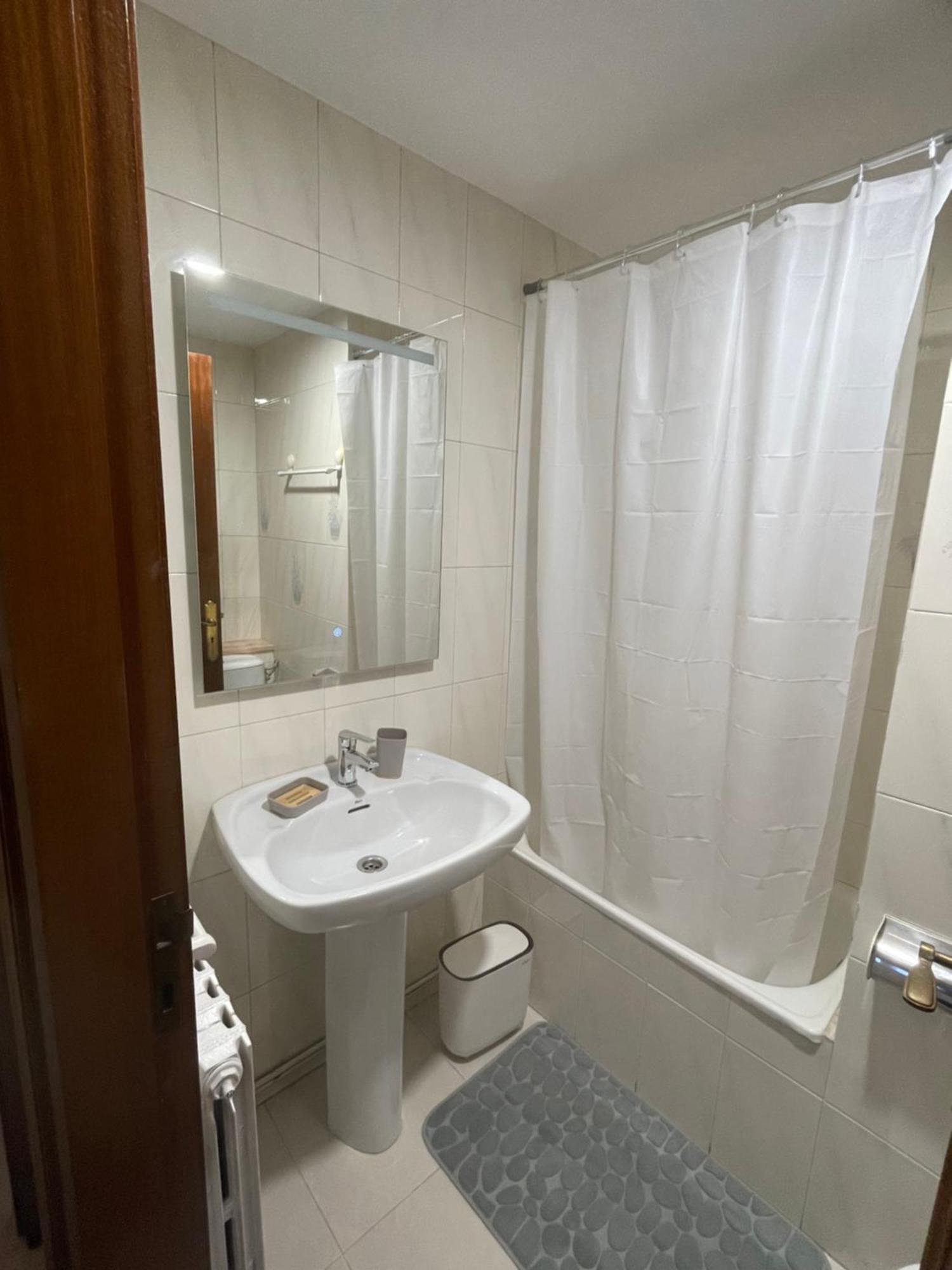 Apartamentos Demar Luis Casais 오그로브 객실 사진